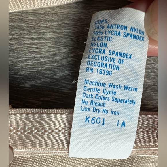Vintage Warner’s Any Which Way Wire Free Cream Triangle Wrap Bralette 36 A B C - Picture 5 of 13